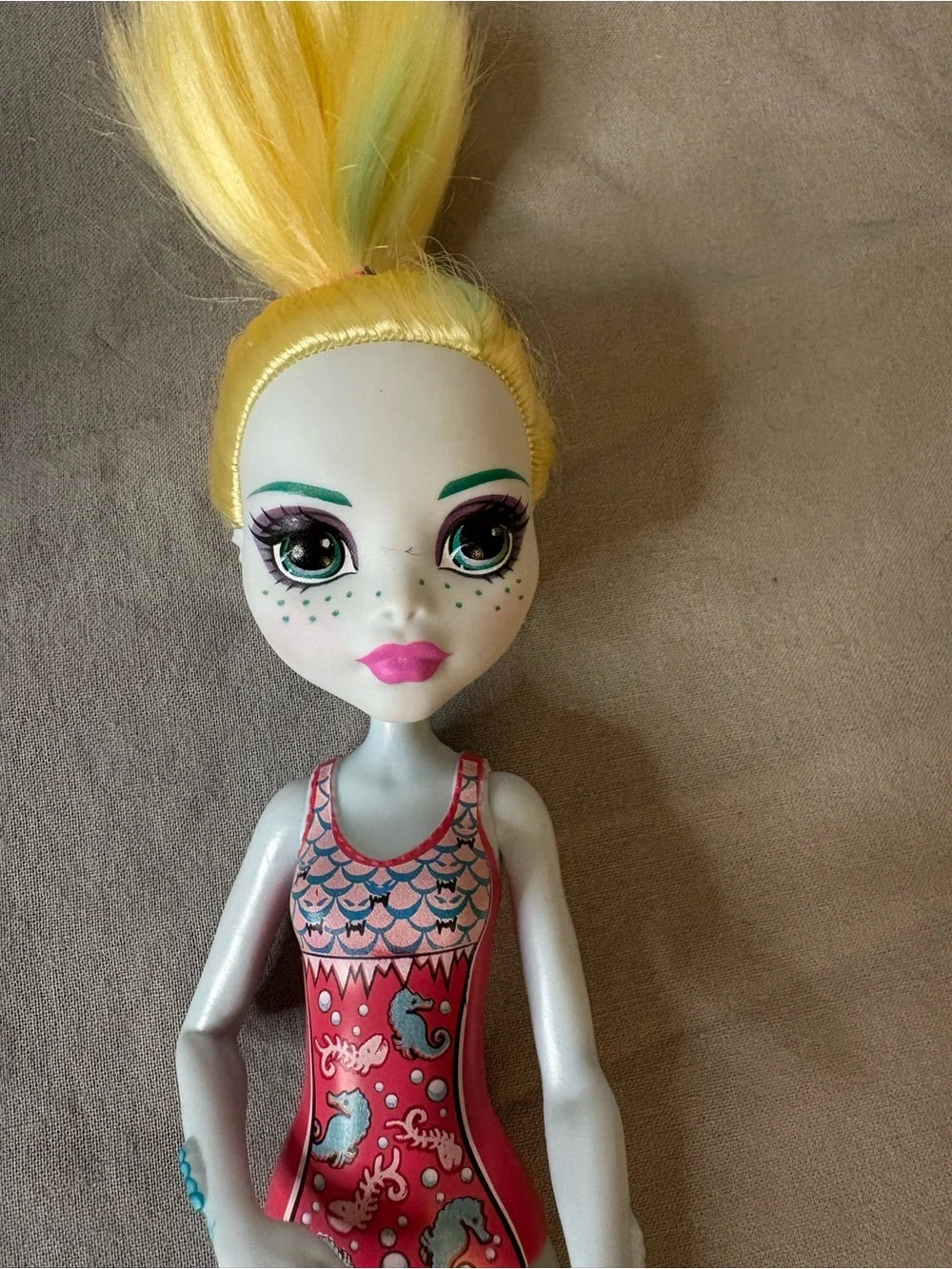 Monster High Laguna Blue and Ari Hauntington Swim  Dolls - Picture 3 of 5